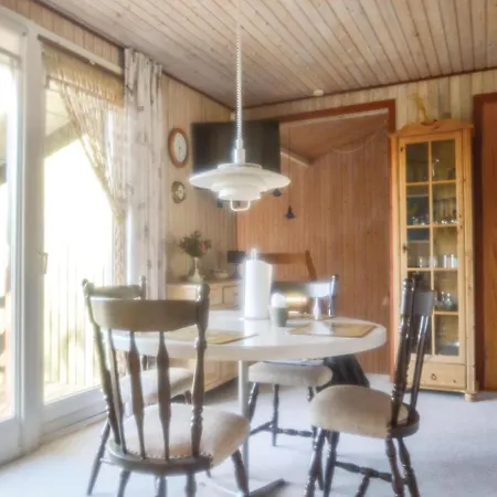 Semesterbostad Three Bedroom Holiday In