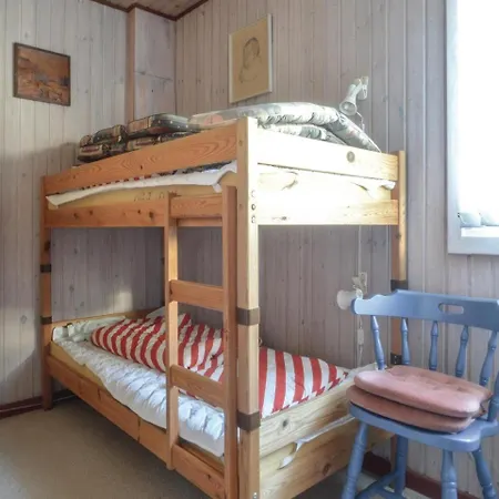Semesterbostad Three Bedroom Holiday In *